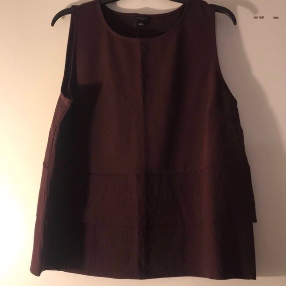 Ann Taylor Tiered Knit Shell Burgundy Size M / L - Picture 2 of 3